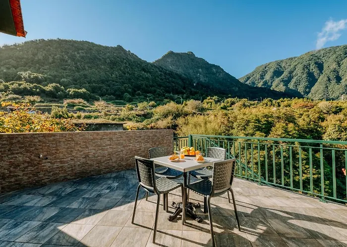 Сasa de vacaciones Olinda's Place By Amazing Madeira